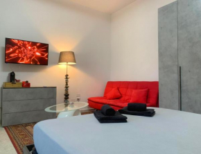 Mini Red Hub - Design Apartment